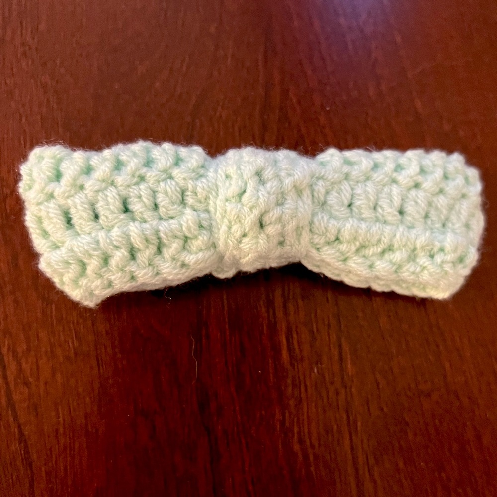 Handmade light mint green bow barrette